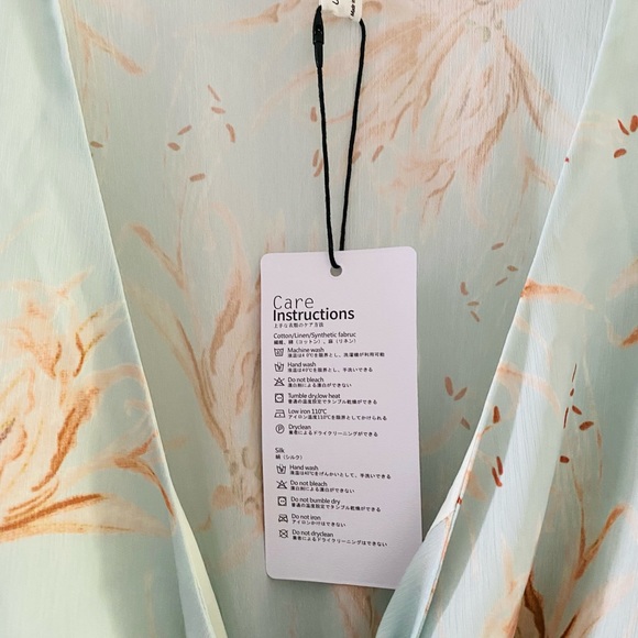 🌴 Exclura Dress - Size Large - Picture 13 of 13